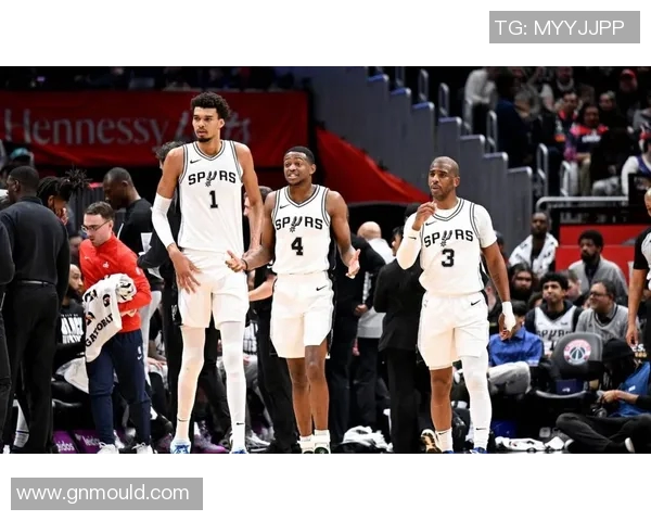 马刺与开拓者激战正酣视频直播带你感受篮球激情与精彩瞬间